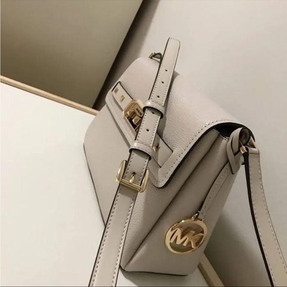 Michael Kors bag - Picture 5 of 9